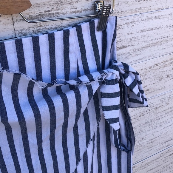 Mint Vanilla distressed skirt | SIZE 8 - Picture 3 of 7